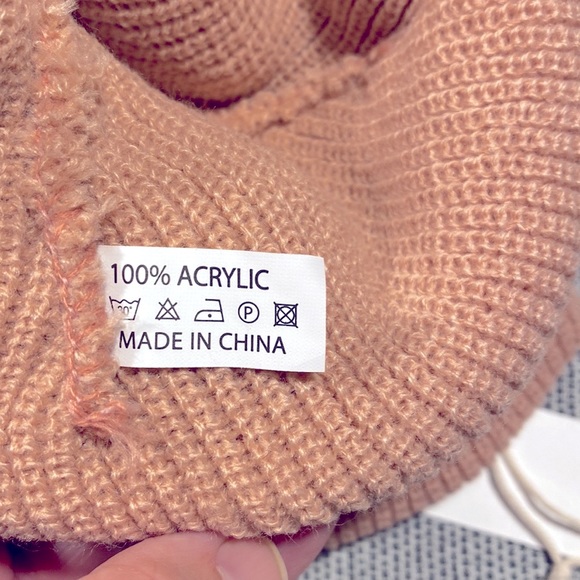 Dusty Pink Slouchy Beanie. - Picture 4 of 4